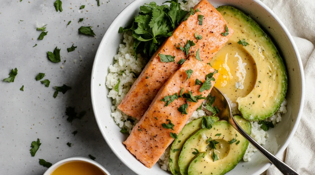 How to make a salmon poke bowl