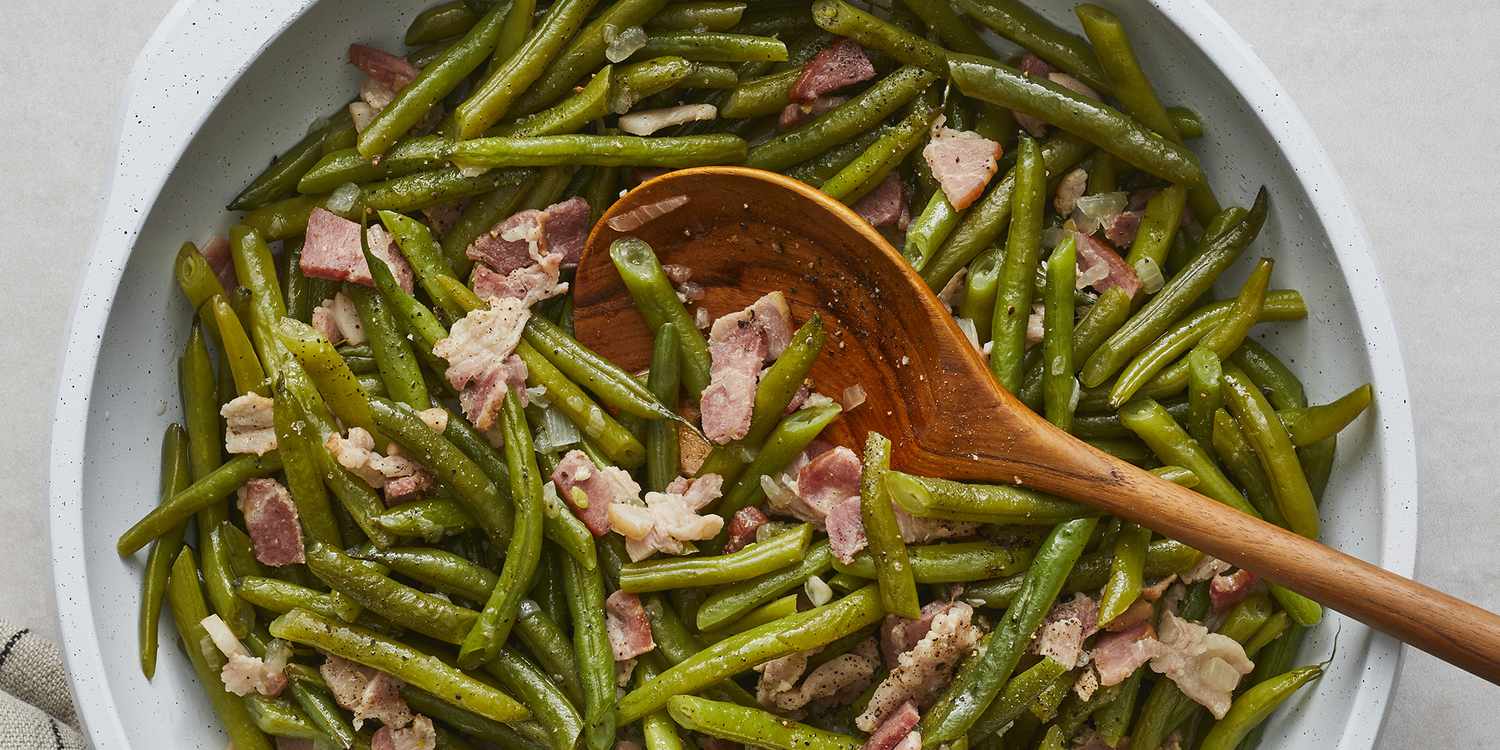 My Mom's Secret Ingredient Instantly Elevates Canned Green Beans 1 18329 smothered green beans 2x1 0725 16038d383d394223b9eca0922e06d6f0